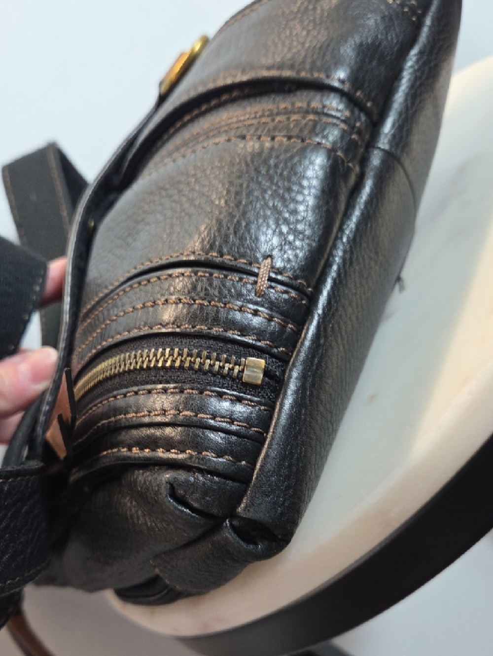 Fossil Black and Brown Leather Crossbody Bag - Picture 5 of 11